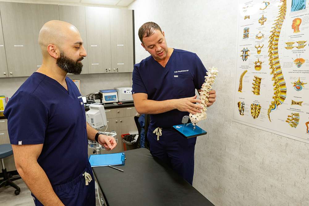 Médicos especialistas en dolor de espalda